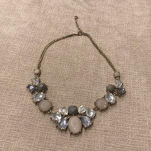 Light purple/gray statement necklace